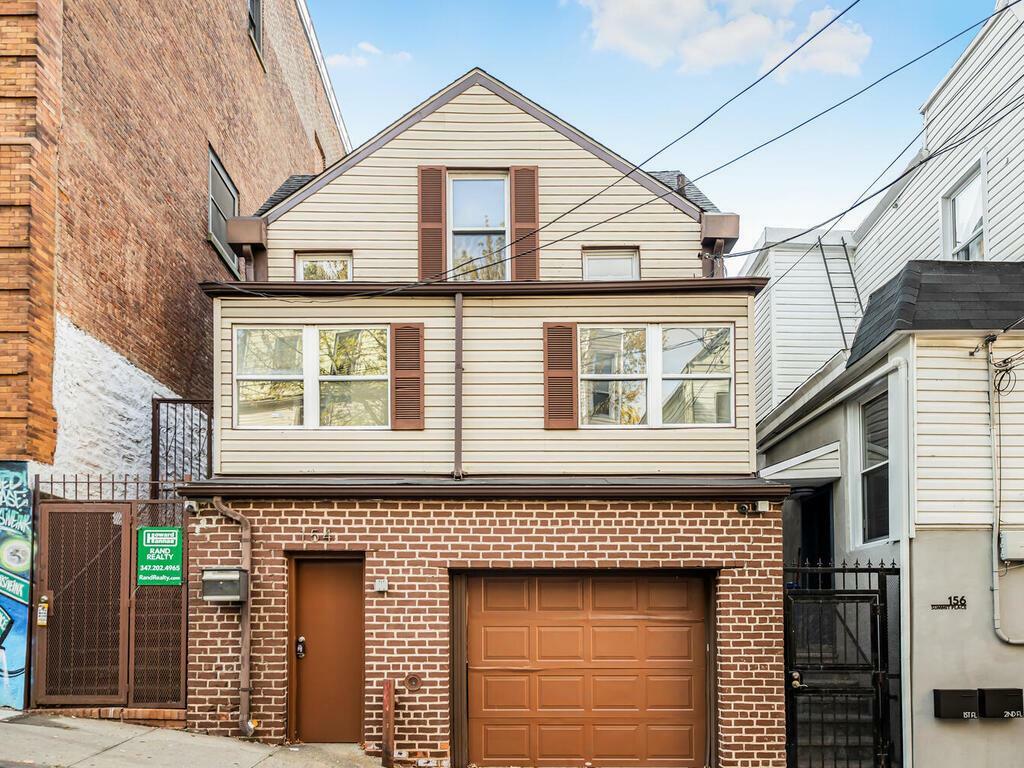 Property Photo:  154 Summit Place  NY 10463 