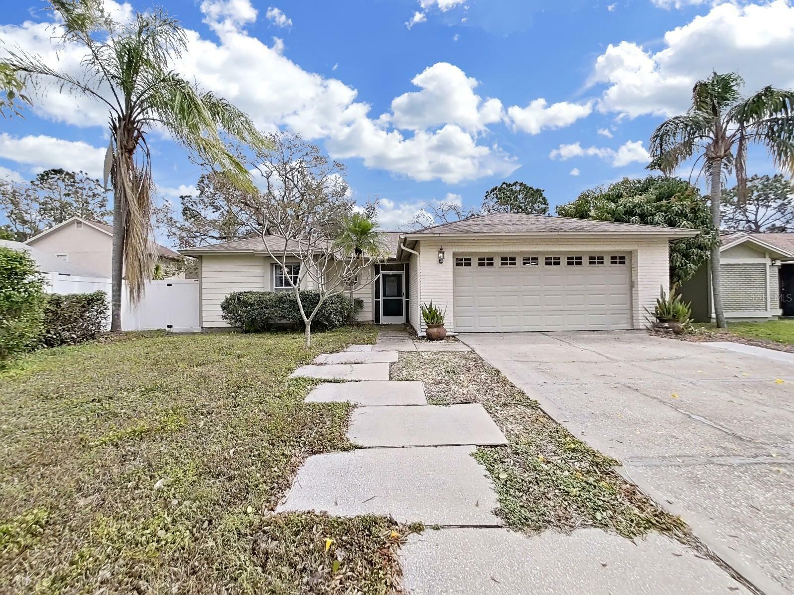 Property Photo:  13613 Fawn Ridge Boulevard  FL 33626 