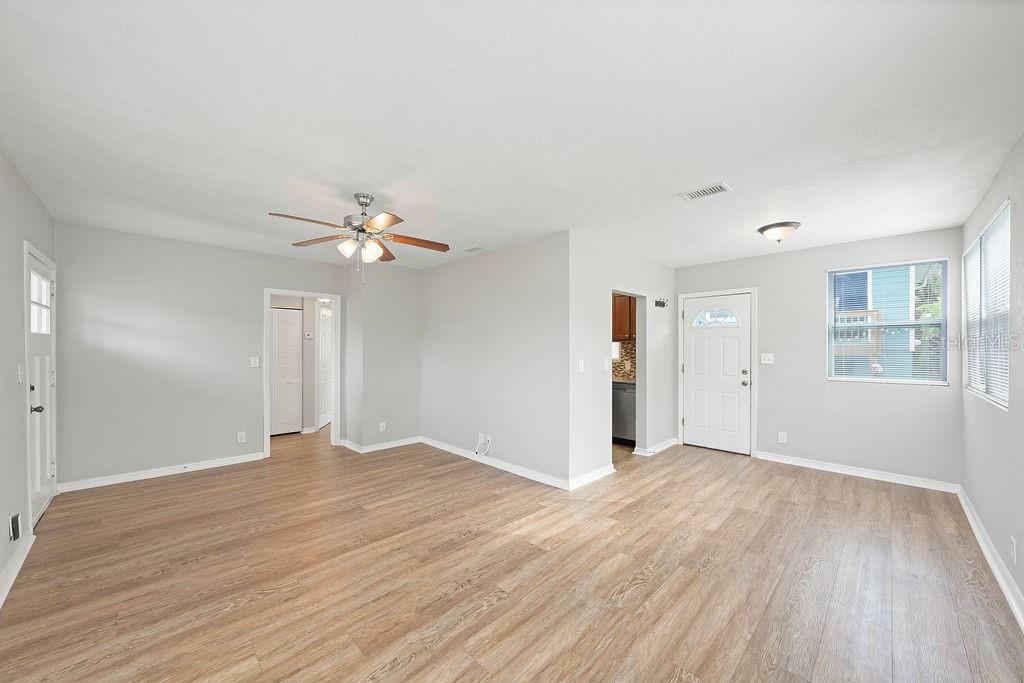 Property Photo: 3030 5th Avenue N FL 33713