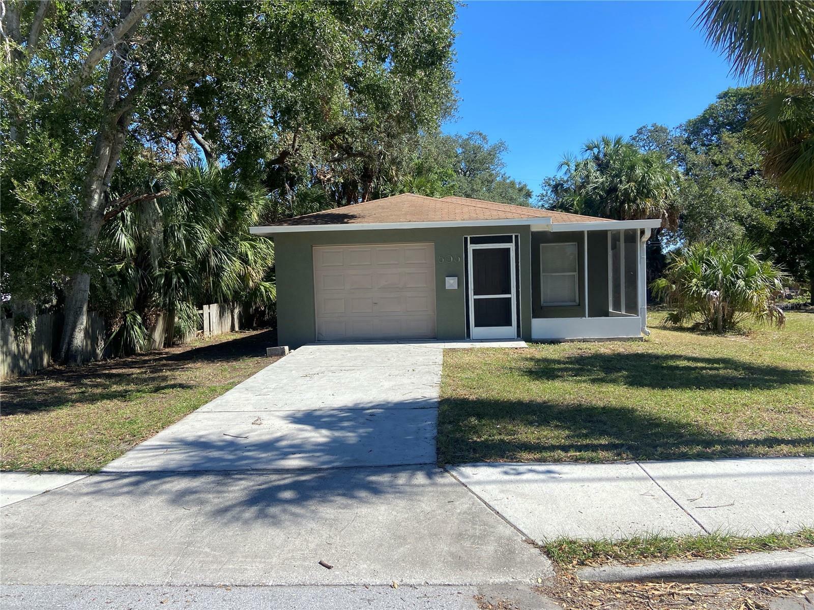 Property Photo: 505 N Garden Avenue FL 33755