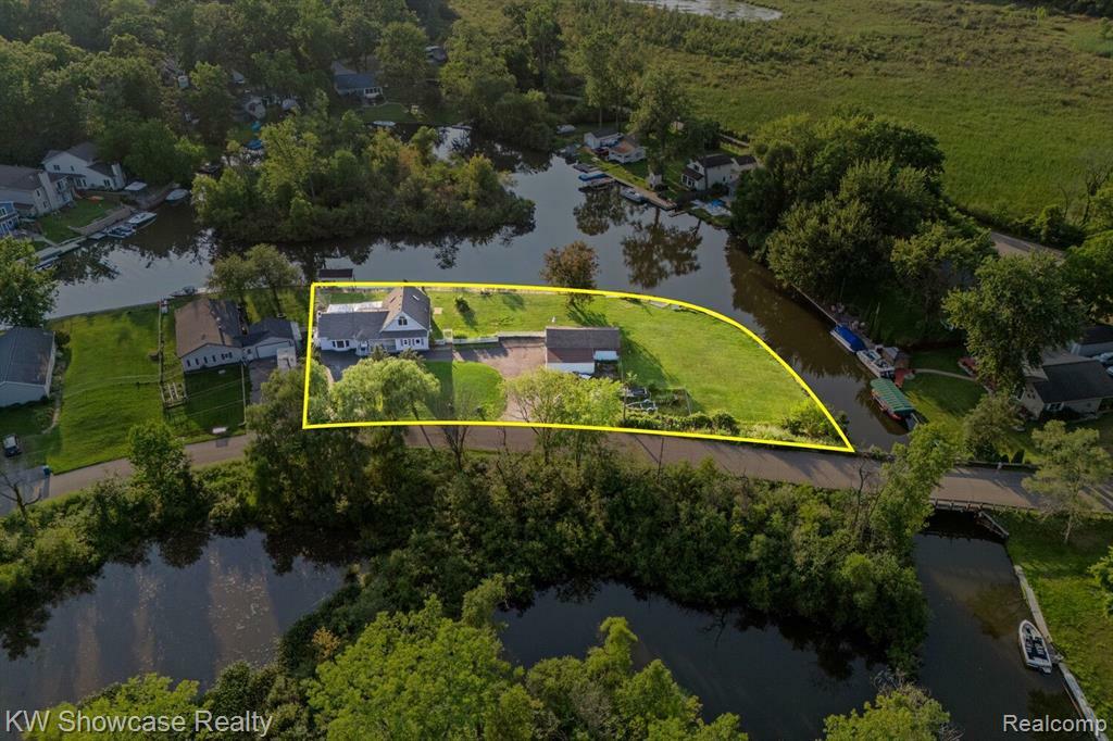 Property Photo: 4287 Lake Grove MI 48383 1528