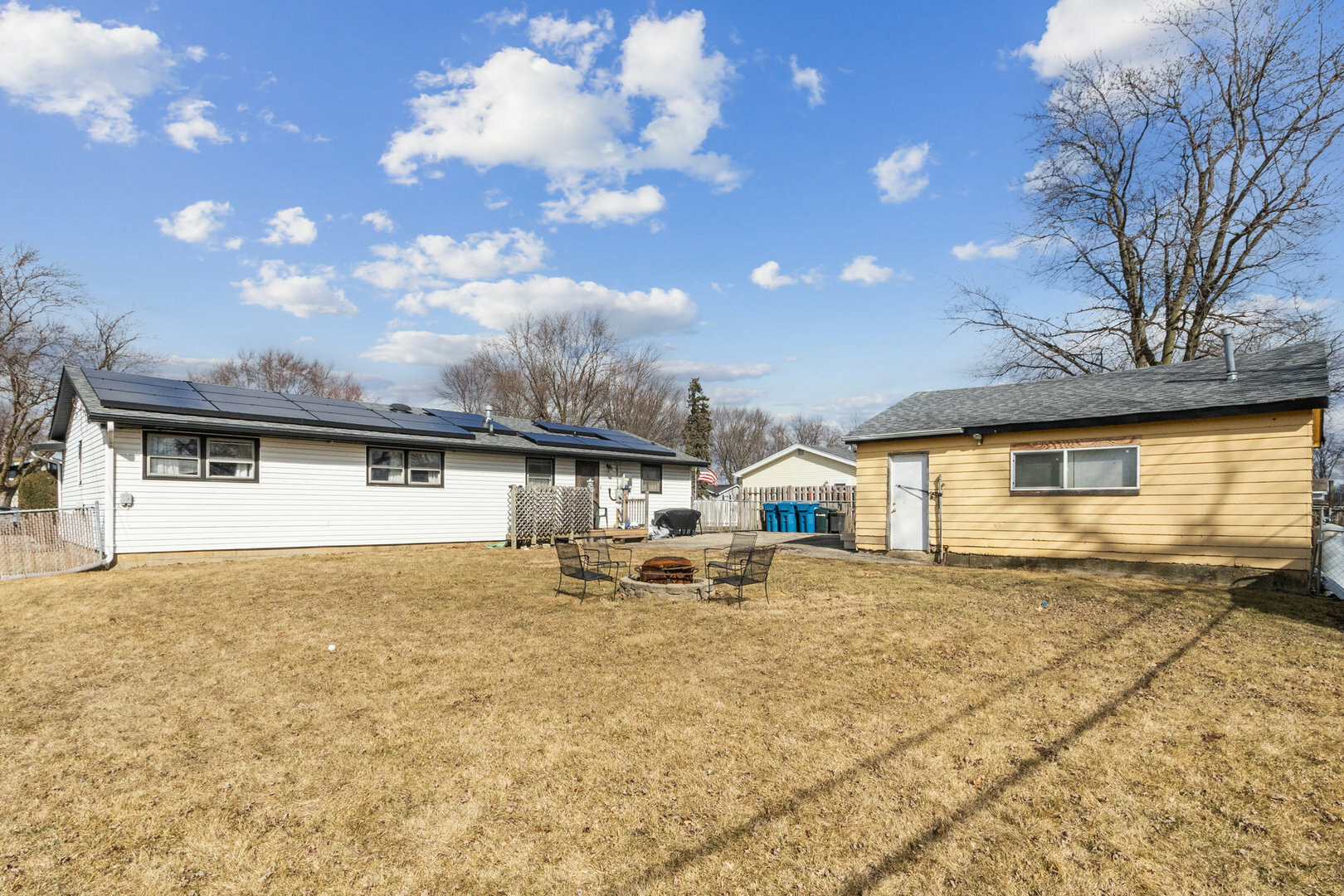 Property Photo:  27 Dennison Drive  IL 60914 