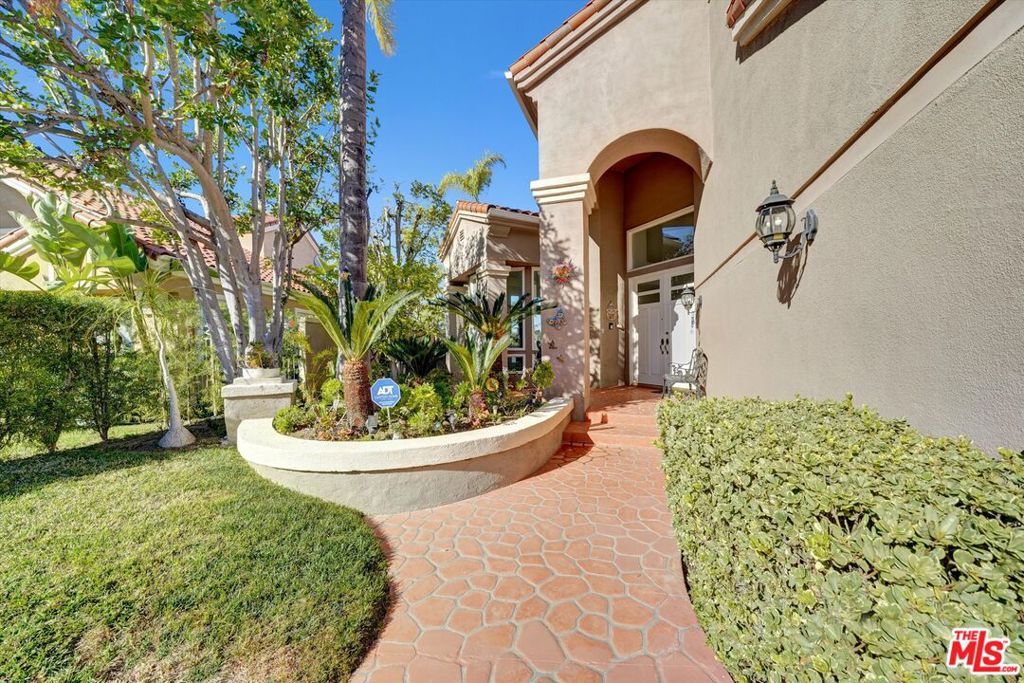 Property Photo: 24823 Alexandra Court CA 91302