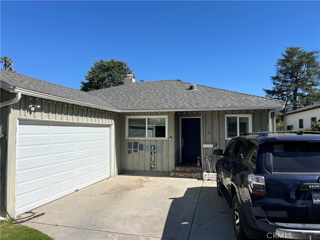 Property Photo: 5206 Veloz Avenue CA 91356