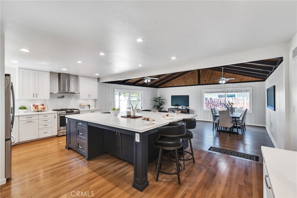 Property Photo: 530 Sheree CA 92870