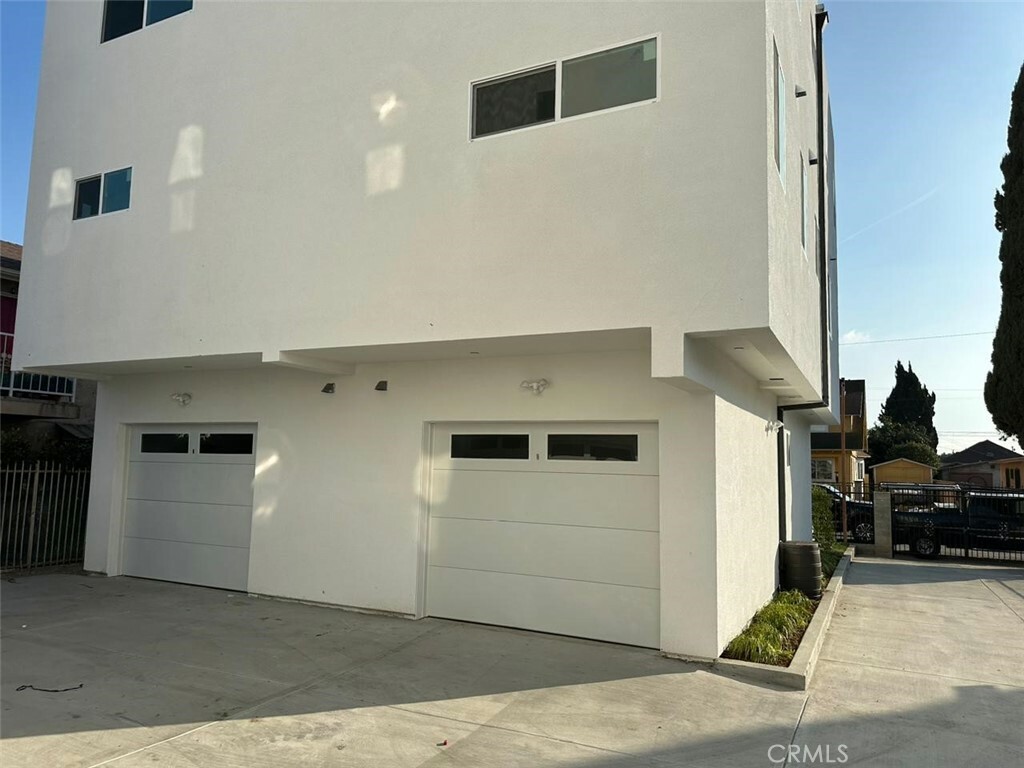 Property Photo:  1731 E 69th Street A  CA 90001 