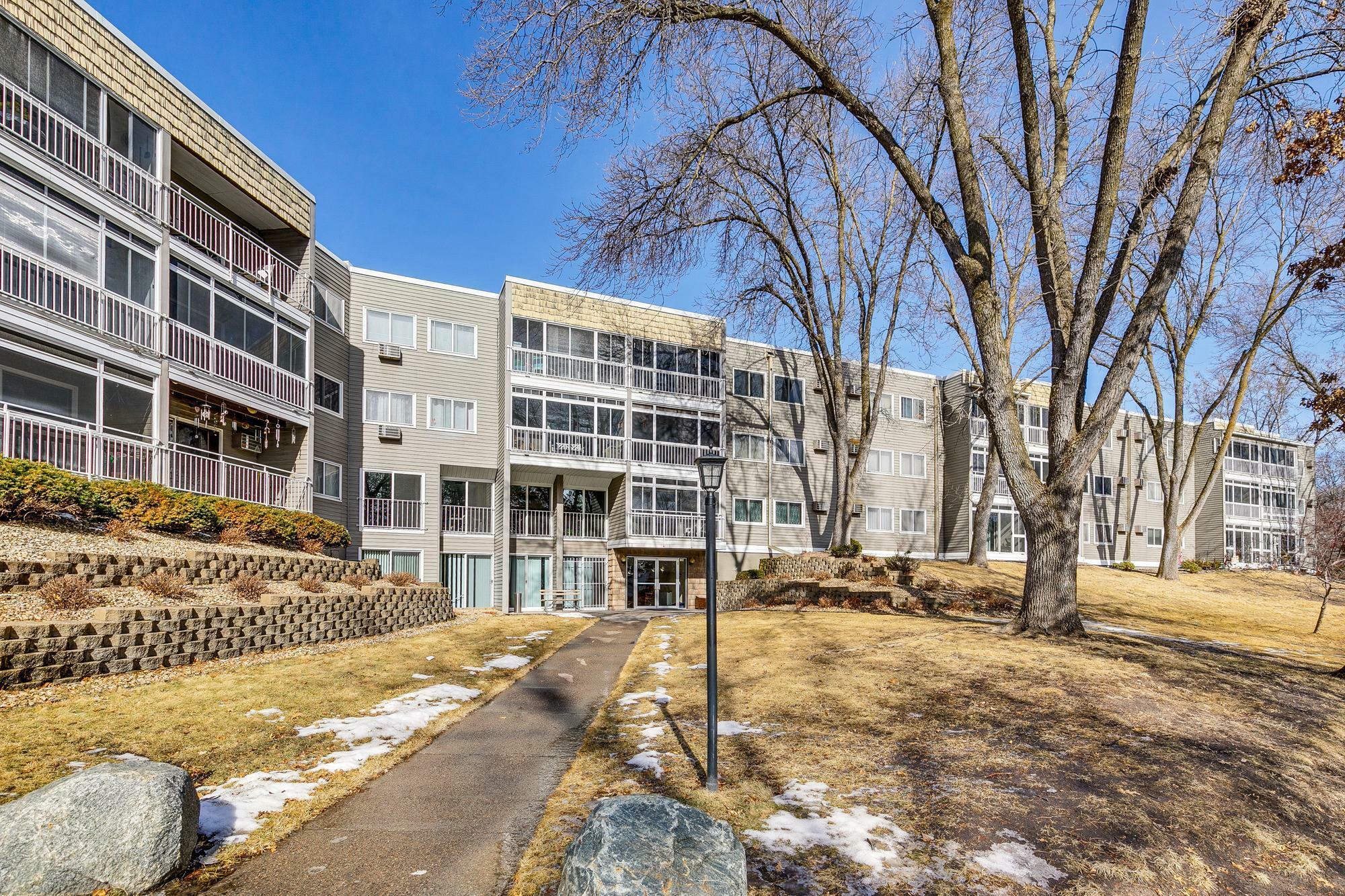 Property Photo:  135 Viking Drive E 303  MN 55117 