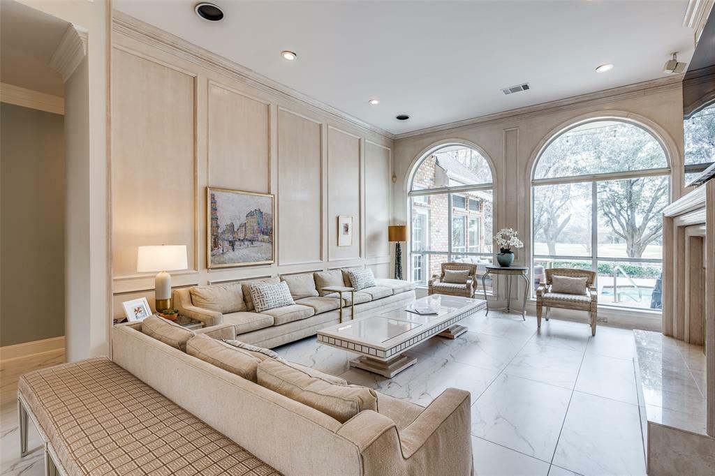 Property Photo: 5415 Preston Fairways Circle TX 75252