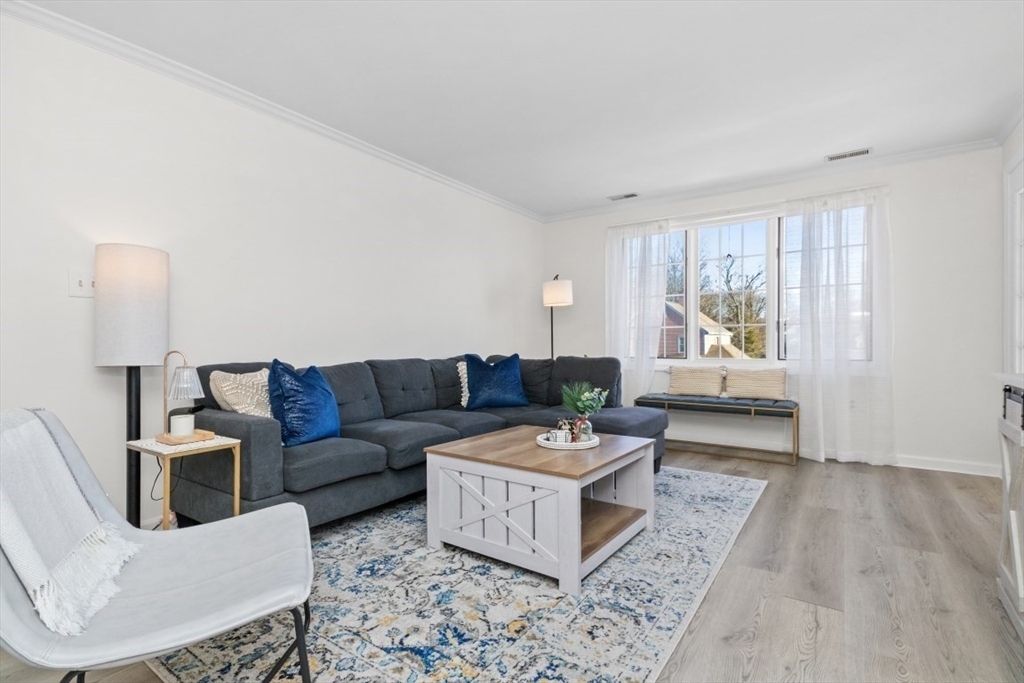 Property Photo:  43 Highland Ct 43  MA 02492 