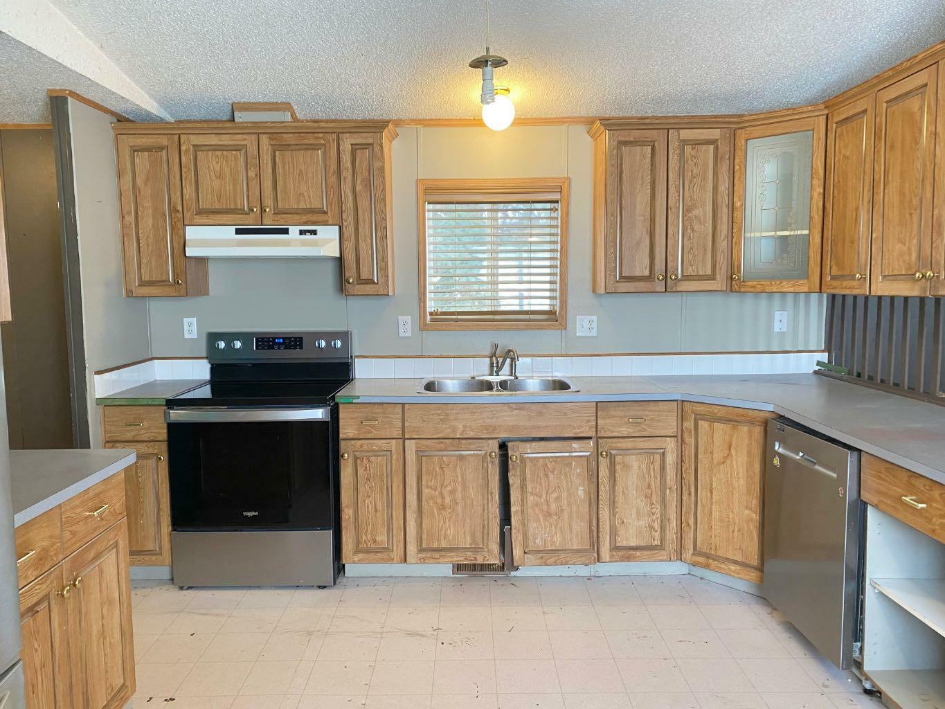 Property Photo: 4504 59 Street AB T4T 1N9