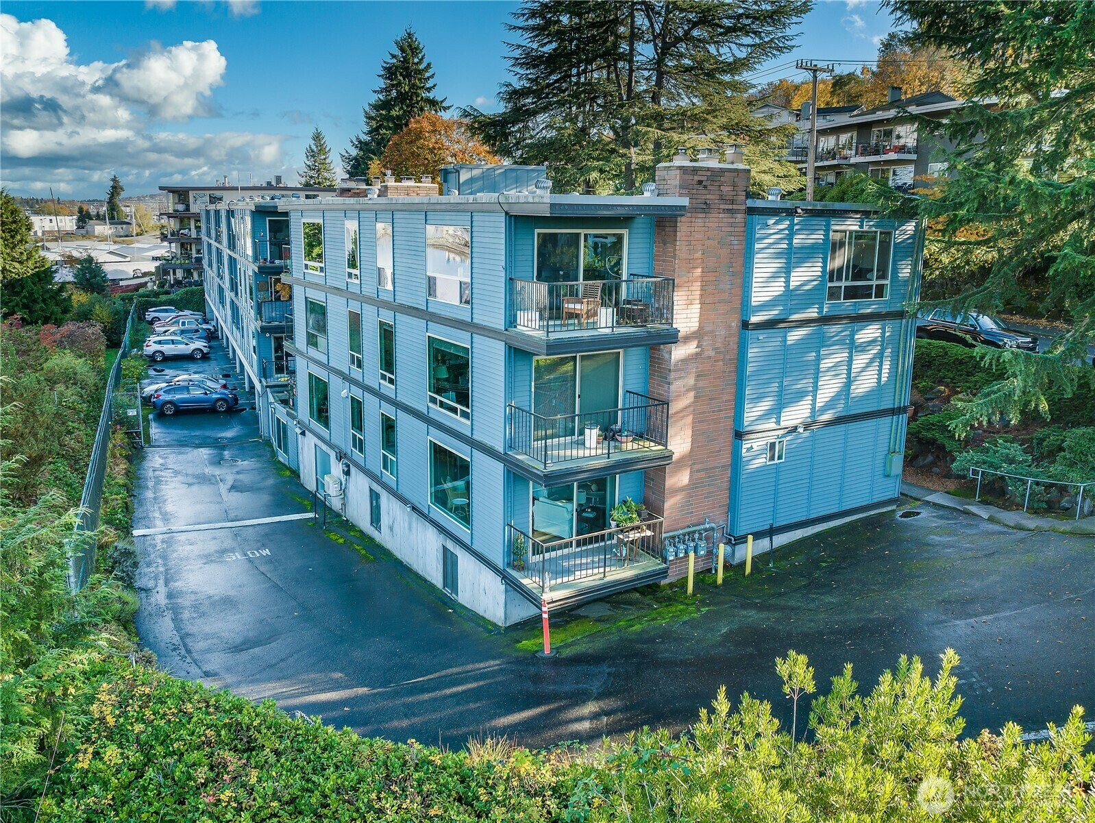 Property Photo: 3200 W Commodore Way 101 WA 98199