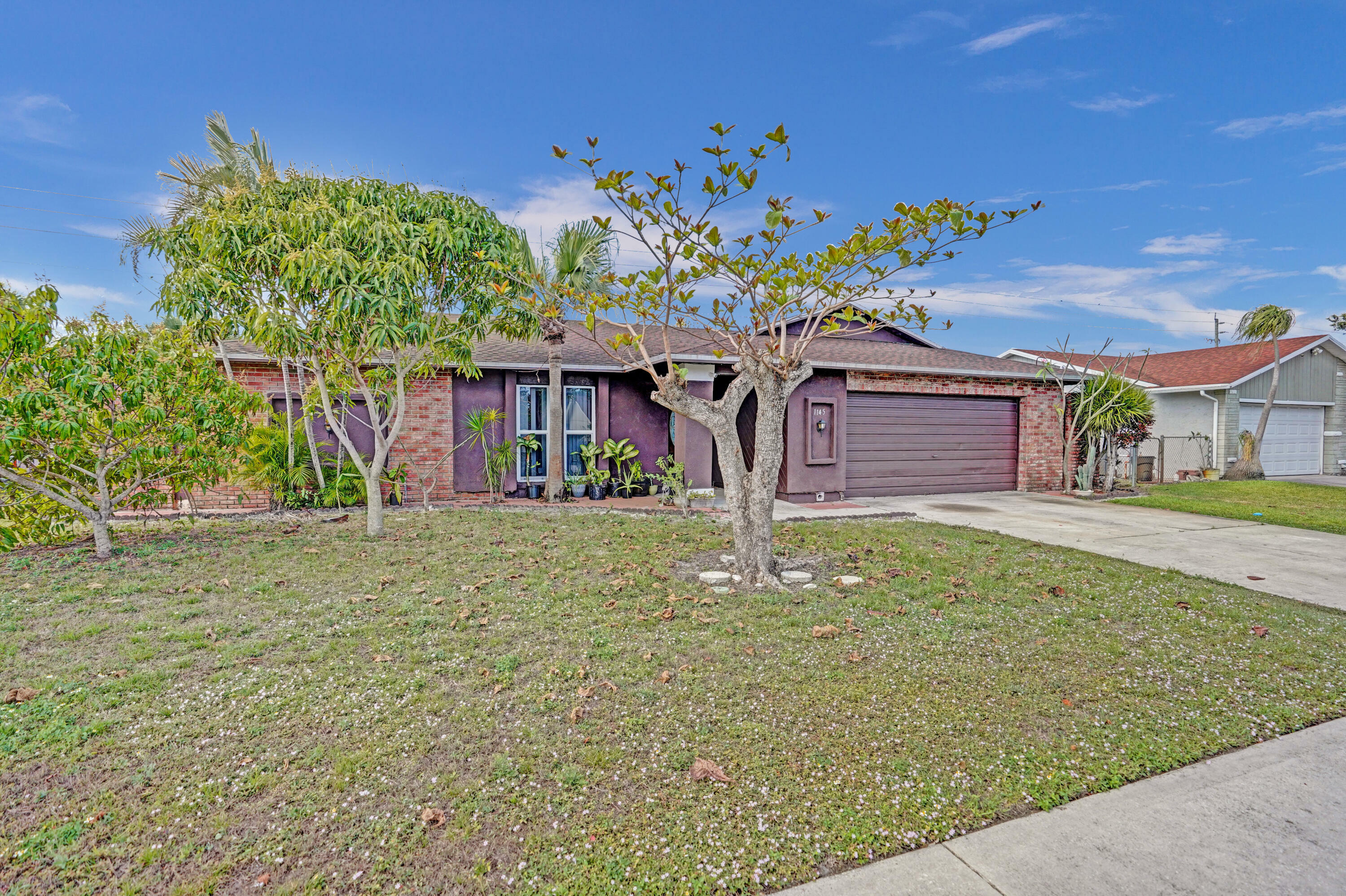 Property Photo:  1145 Fernlea Drive  FL 33417 