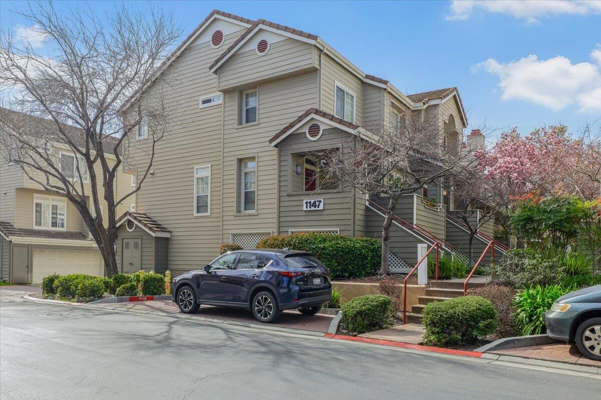 Property Photo: 1147 La Rochelle Terrace C CA 94089