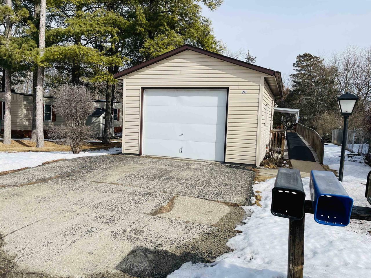 Property Photo: 70 Falling Creek Circle WI 53548
