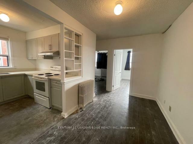 Property Photo:  1516 Eglinton Ave W Apt 1  ON M6E 2G5 