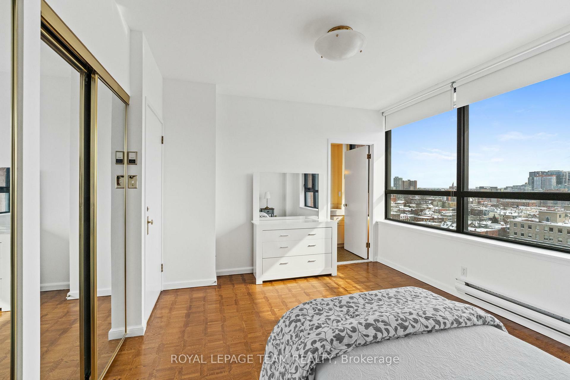 Photo de la propriété: 40 Boteler Street 1201 ON K1N 9C8