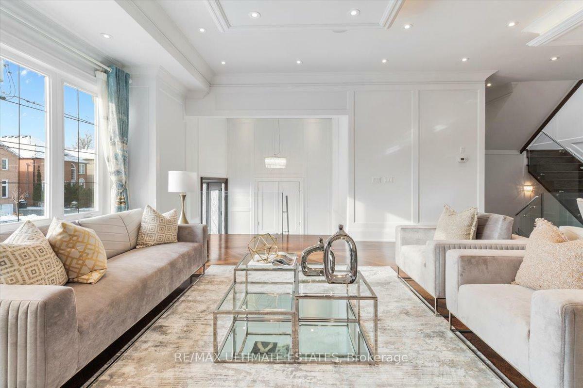 Property Photo: 26 Madawaska Avenue ON M2M 2P9