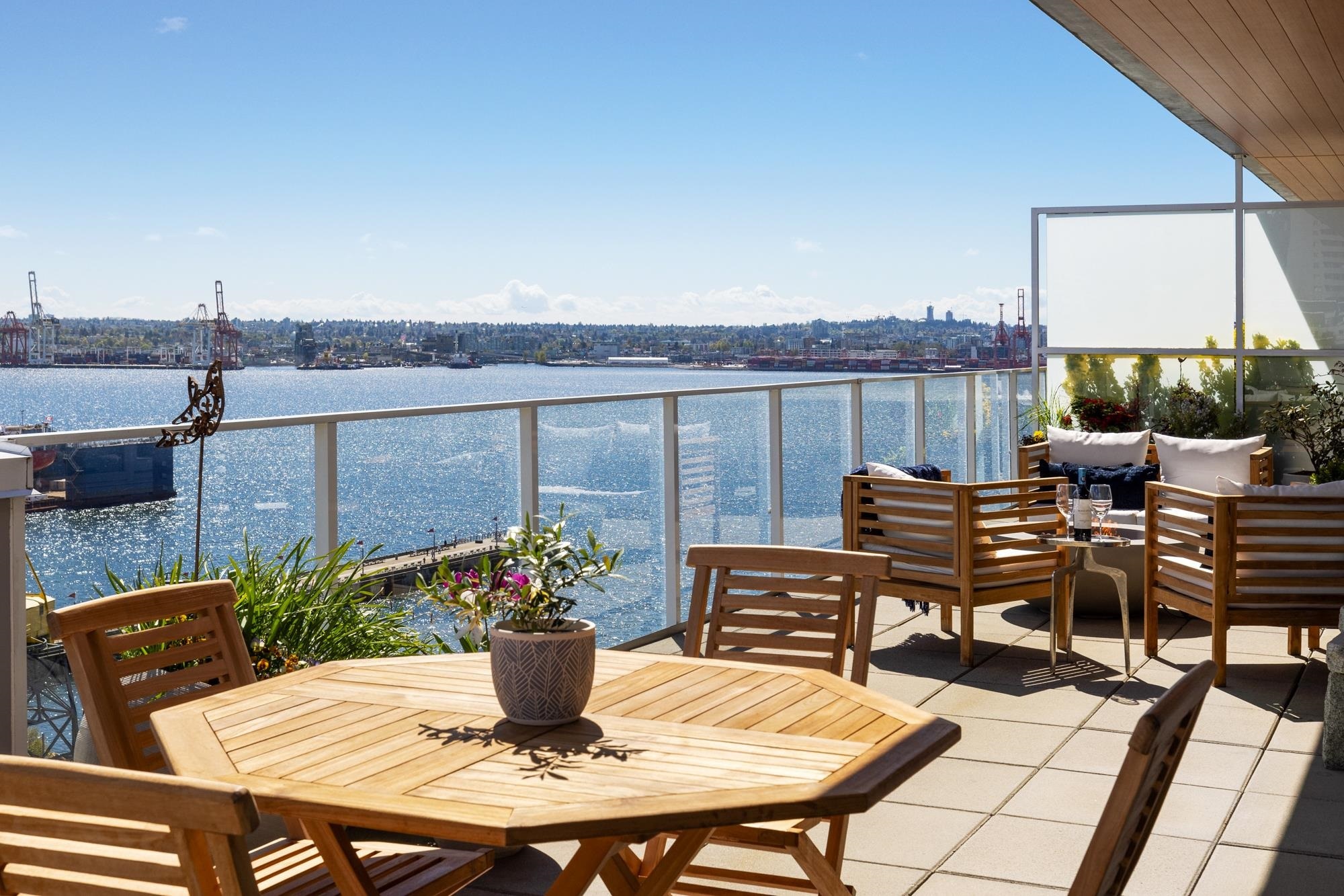 Property Photo: 118 Carrie Cates Court 1405 BC V7L 0B2