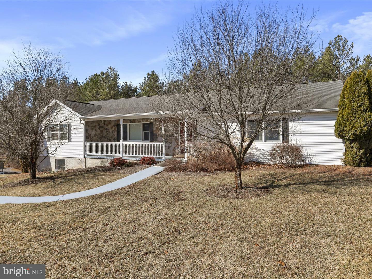 Property Photo:  16 Fairview Oaks Lane  WV 25411 