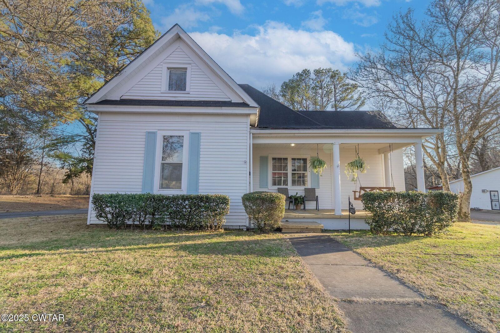 Property Photo:  1412 E Main Street  TN 38012 
