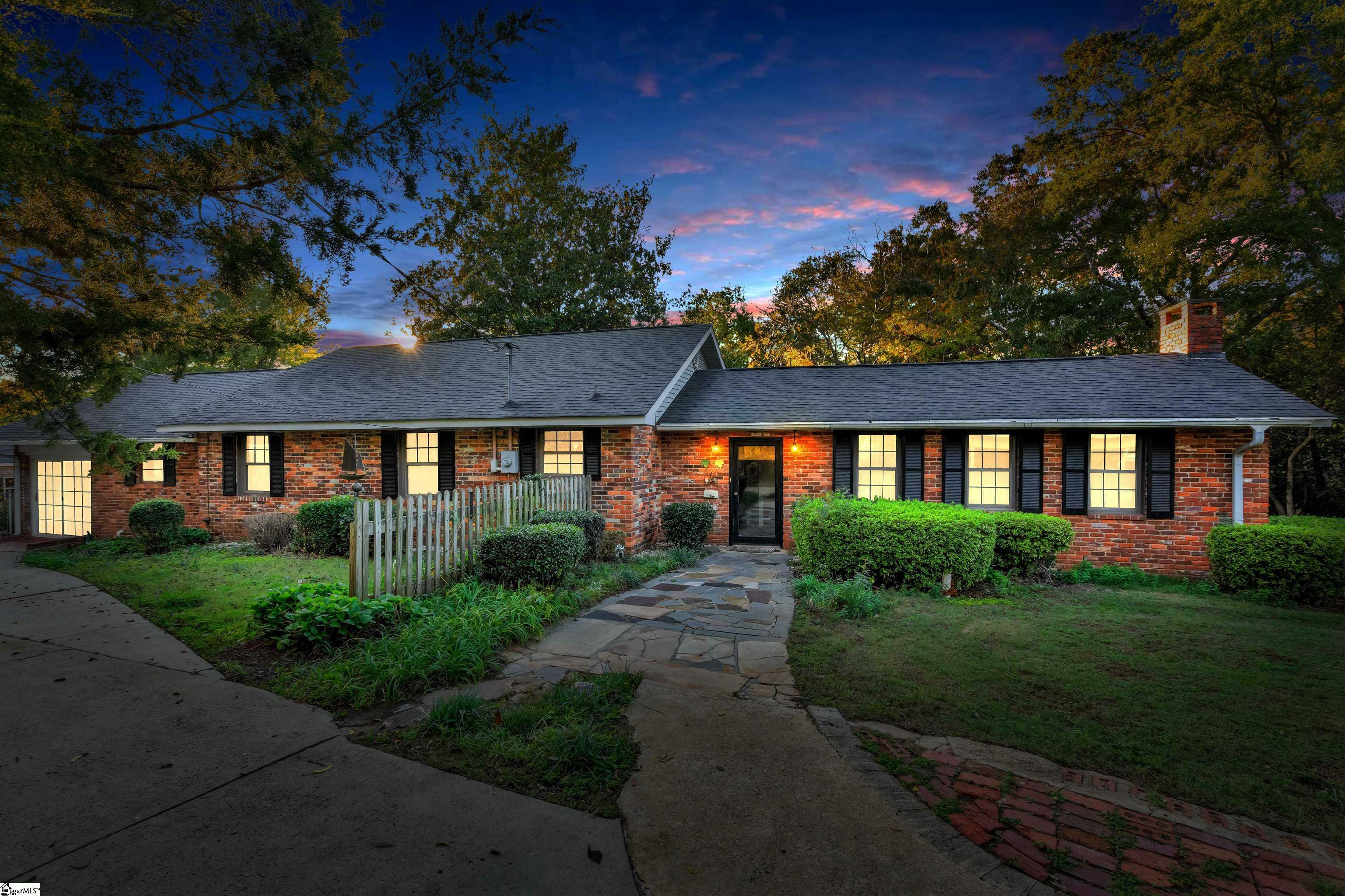 Property Photo:  215 Cedar Street  SC 29626 