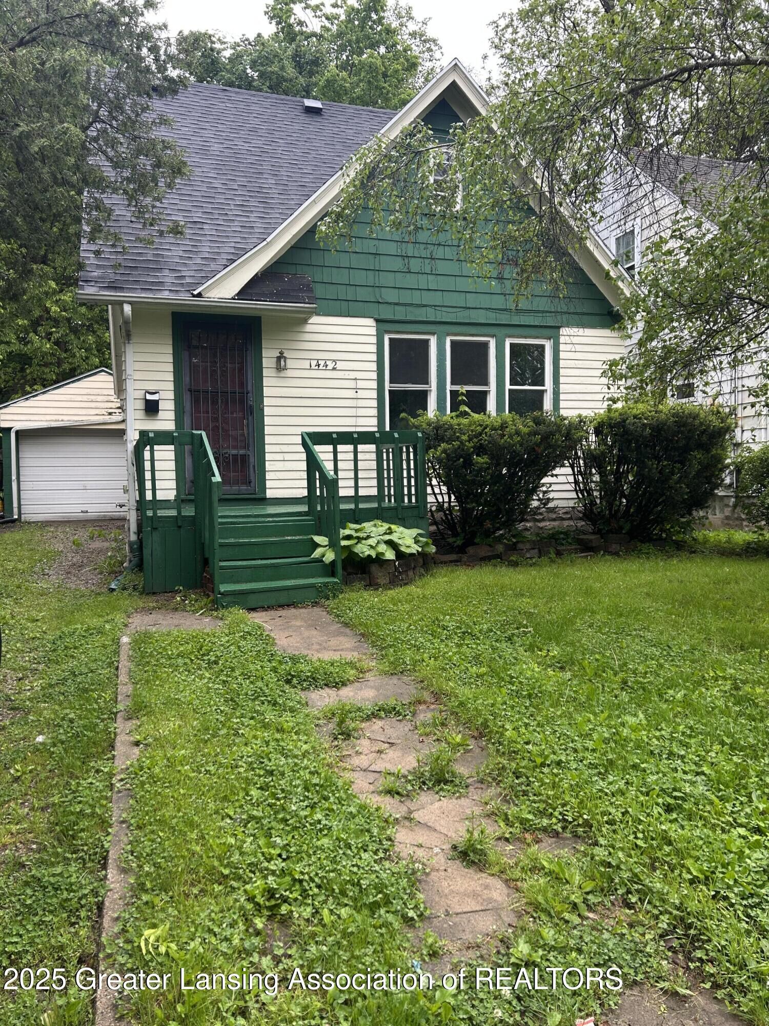 Property Photo: 1442 Robertson Avenue MI 48915