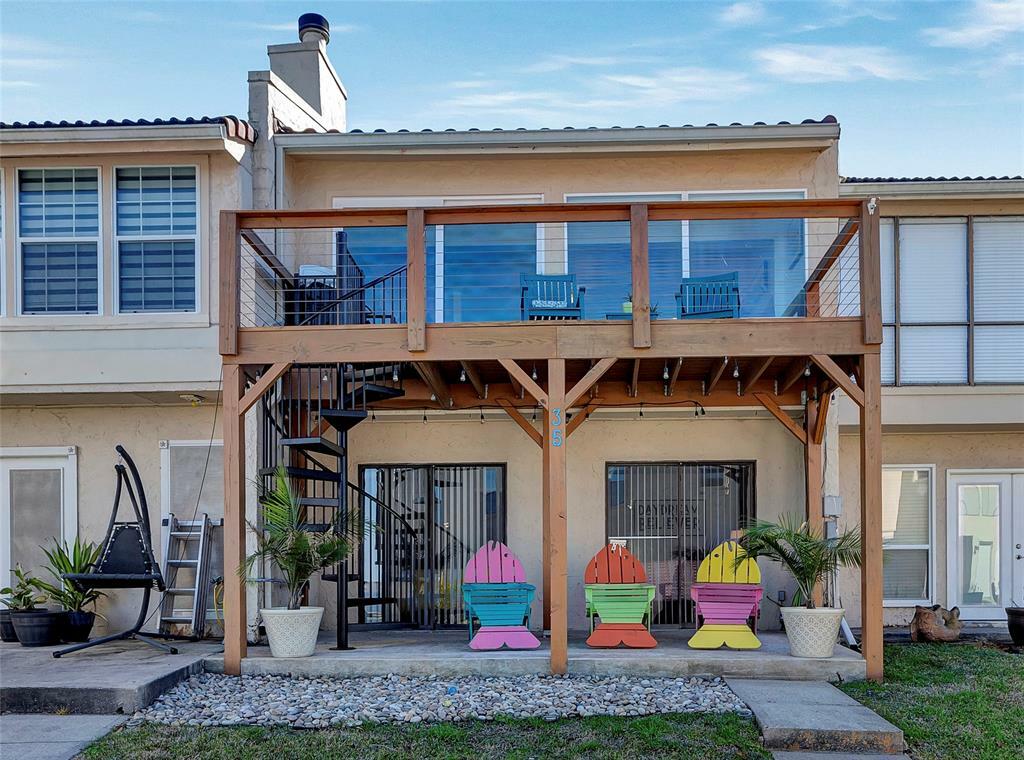 Property Photo: 35 Regency Point TX 77356