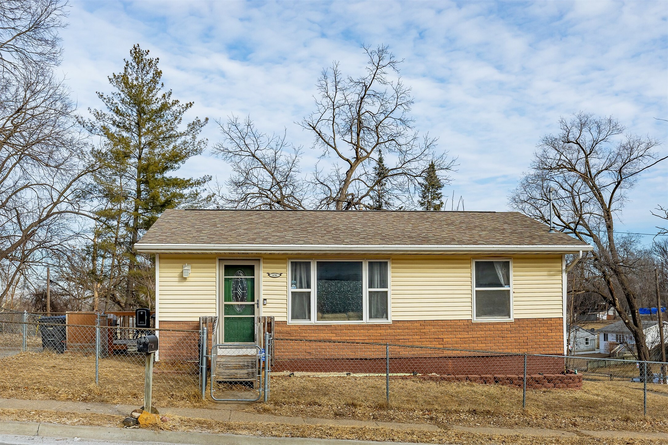 Property Photo:  620 E Bell Avenue  IA 50315 