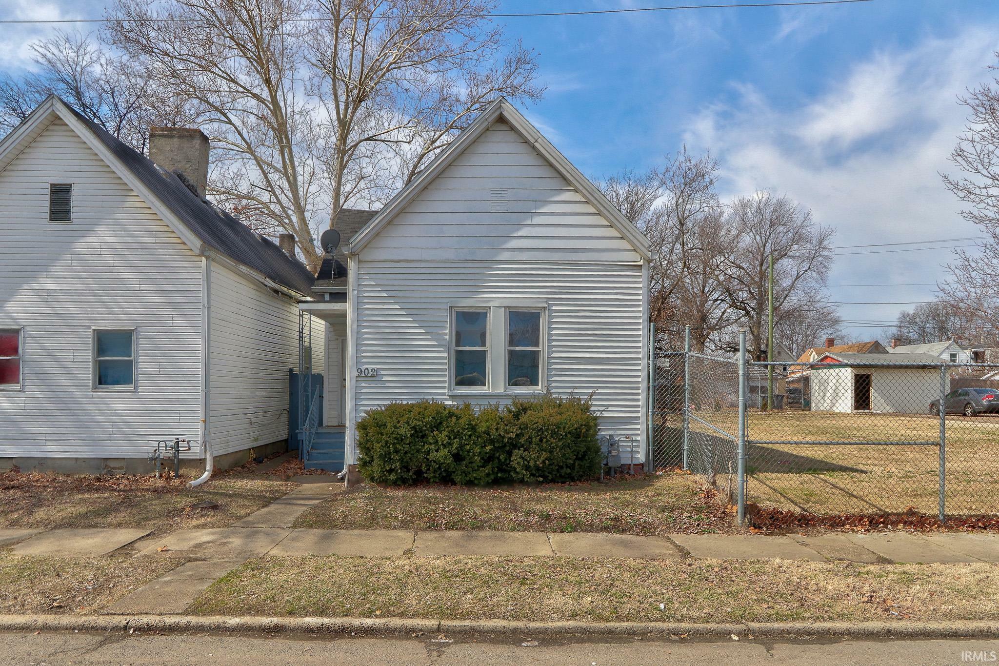 902 N Garvin Street  Evansville IN 47711-5168 photo