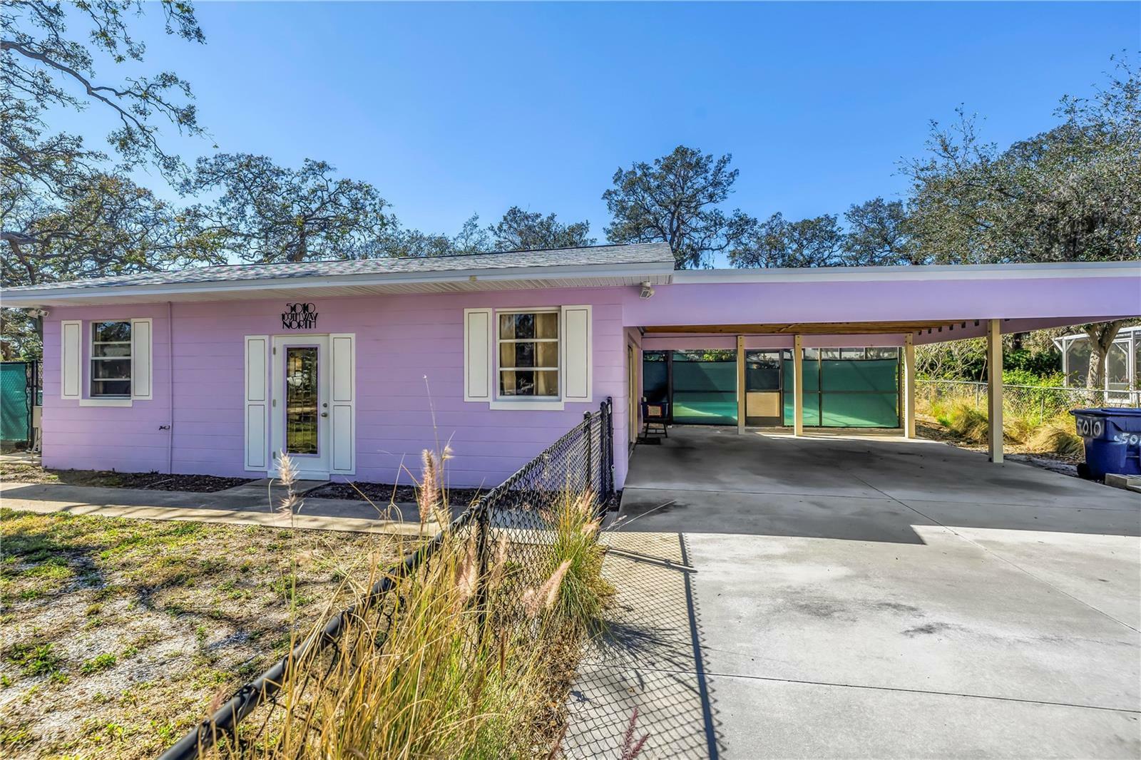 Property Photo: 5010 109th Way N FL 33708