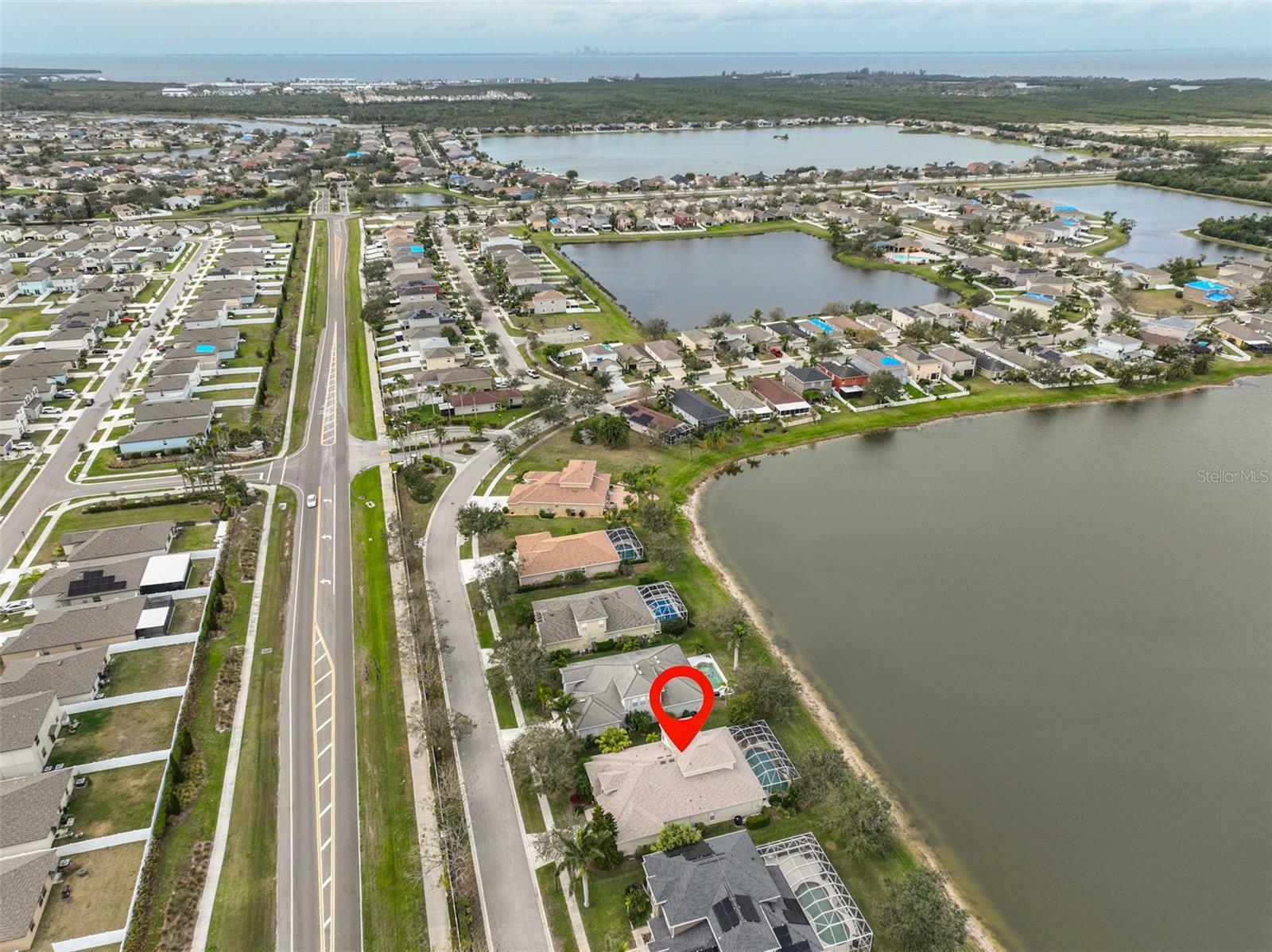 Property Photo: 827 Seminole Sky Drive FL 33570