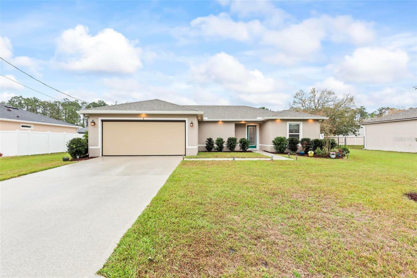 Property Photo:  8 Smoke Tree Place  FL 32164 