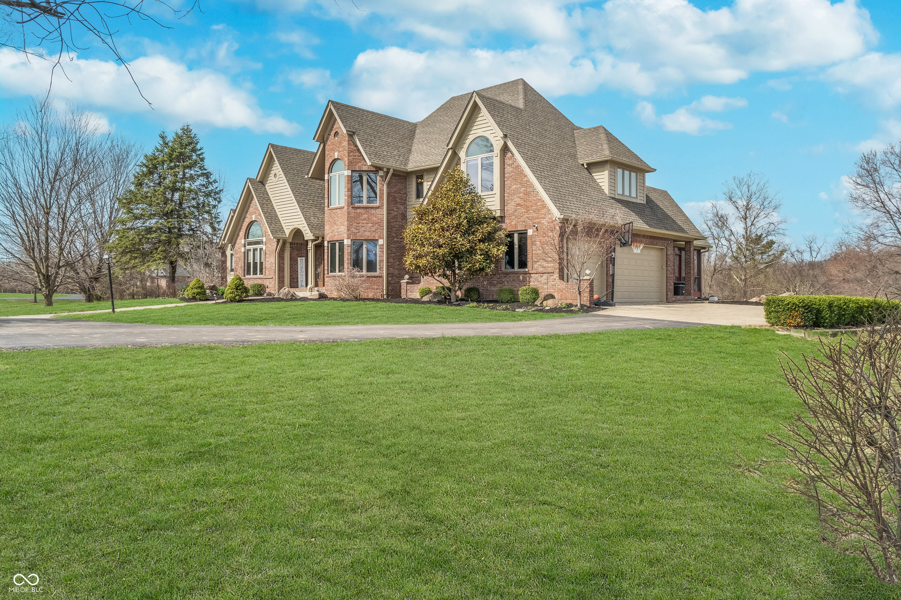Property Photo: 3592 W Smokey Row Road IN 46106