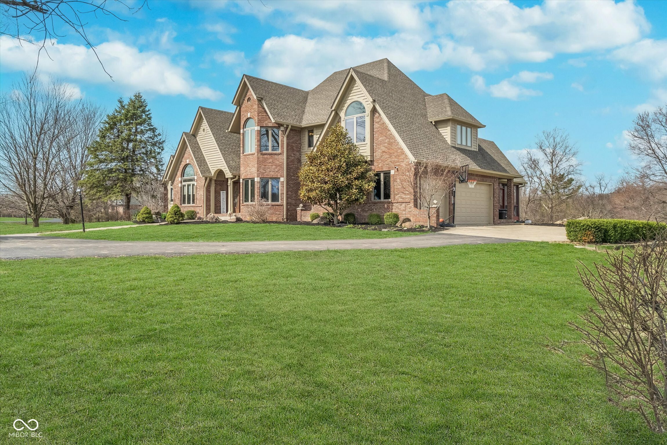Property Photo: 3592 W Smokey Row Road IN 46106