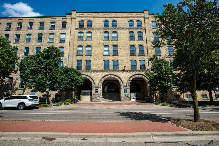 940 Monroe Avenue NW  Grand Rapids MI 49503 photo