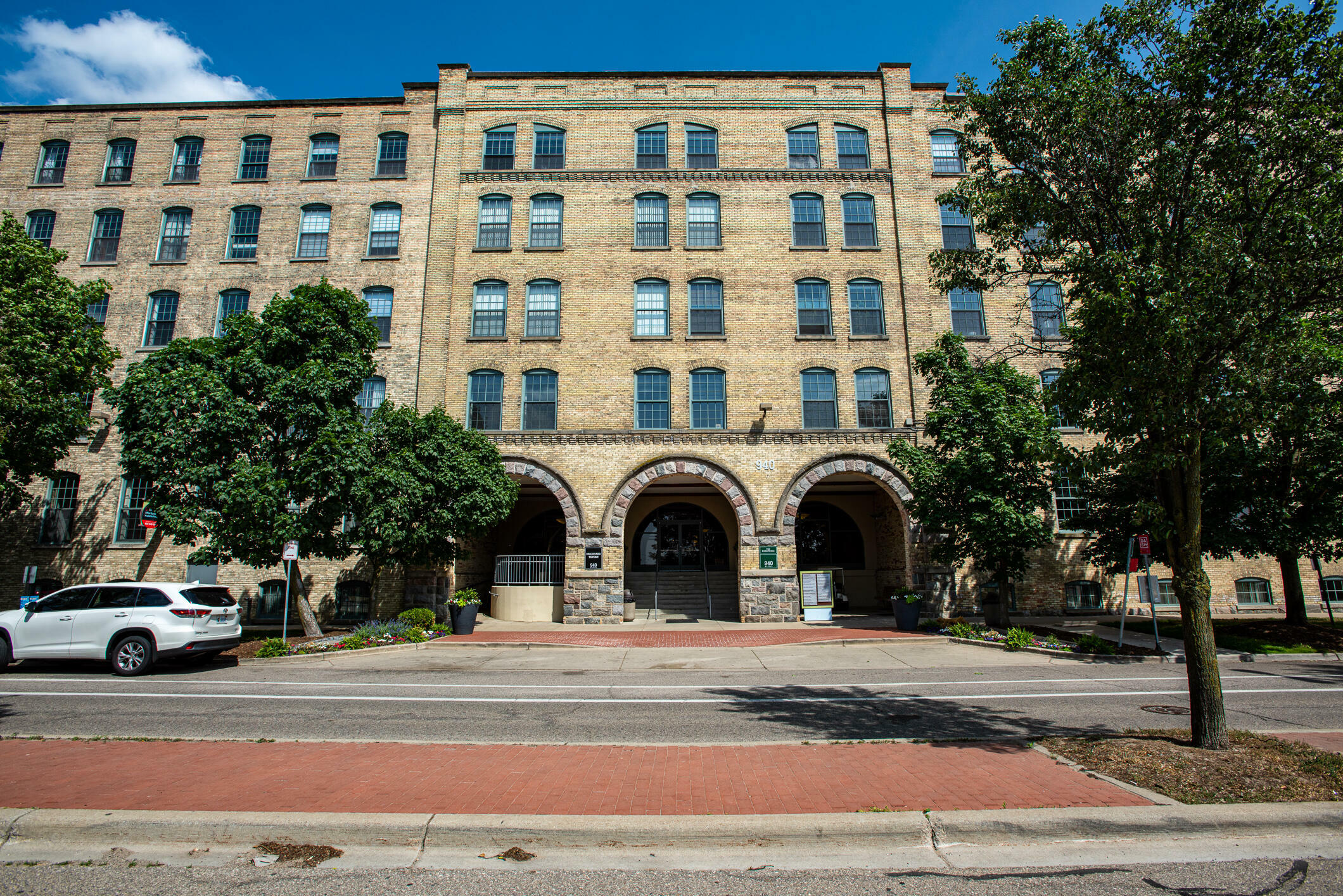 Property Photo: 940 Monroe Avenue NW MI 49503