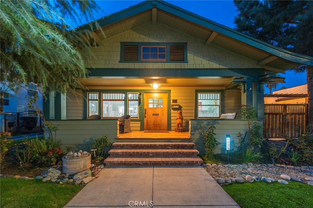 Property Photo:  1225 W Center Street  CA 92805 