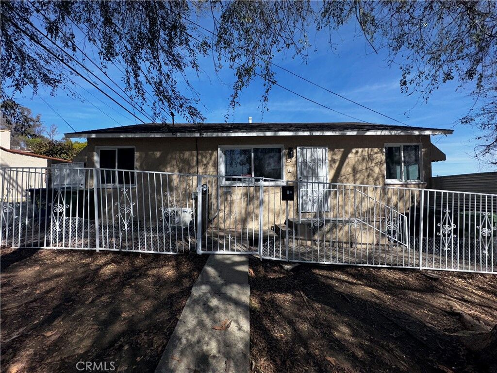 Property Photo:  2404 Endicott Street  CA 90032 