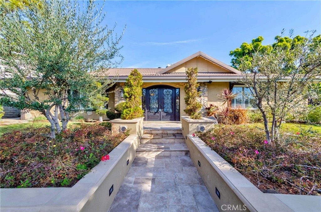 Property Photo:  1101 W Las Palmas Drive  CA 92835 