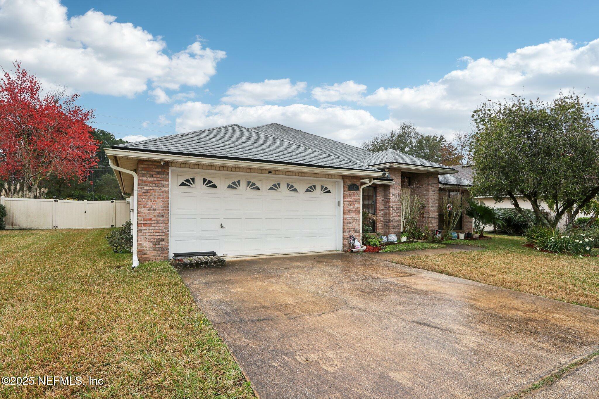 Property Photo:  513 White Jasmine Way  FL 32259 