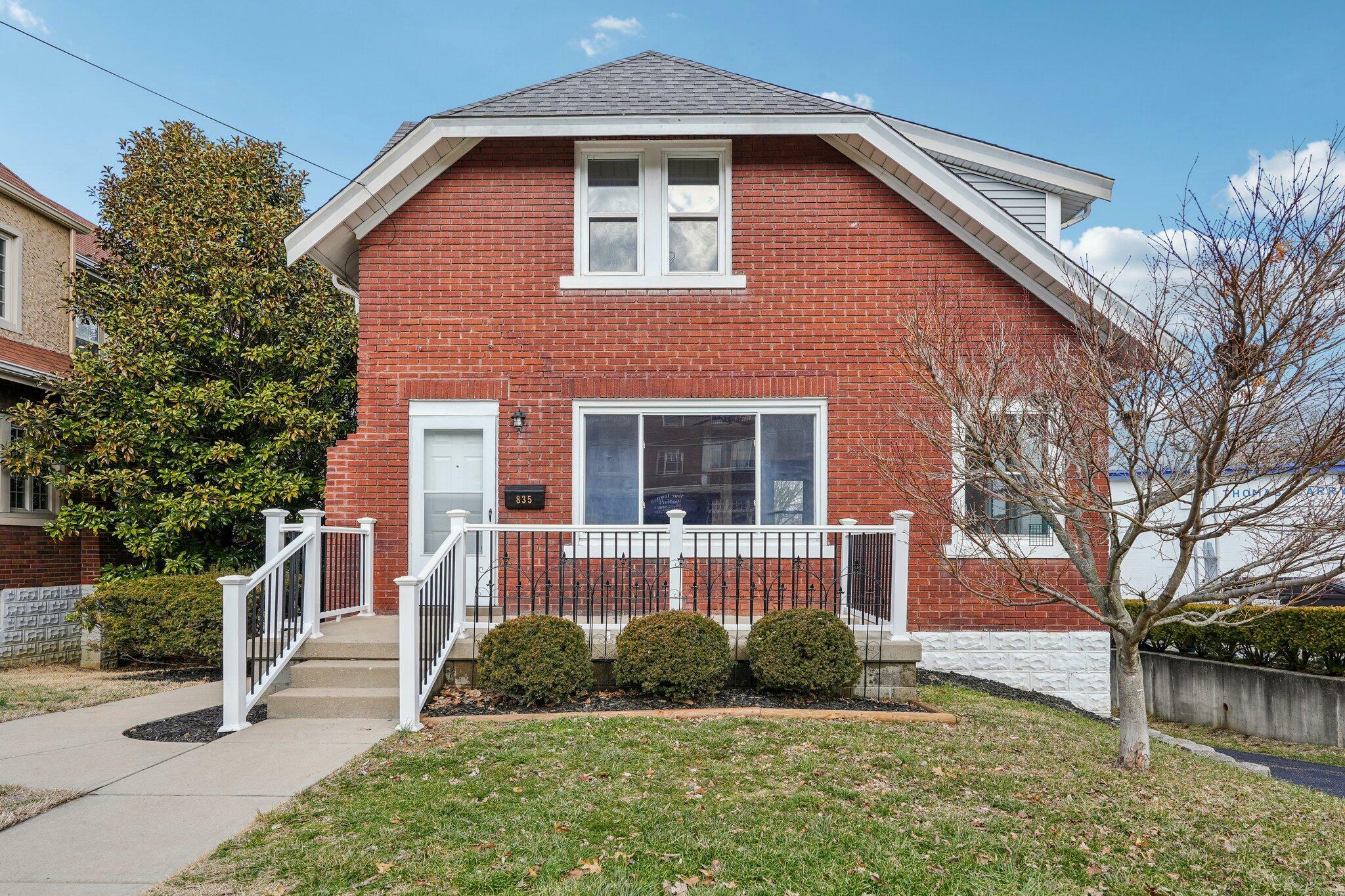 Property Photo:  835 N Fort Thomas Avenue  KY 41075 