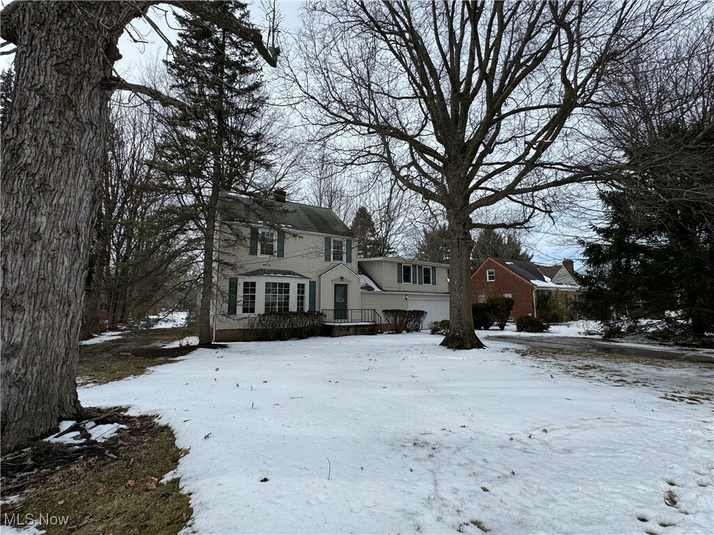 Property Photo: 904 Trebisky Road OH 44143