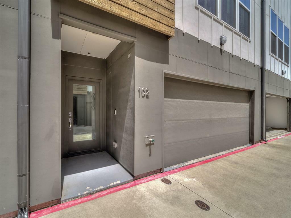Property Photo: 1510 N Washington Avenue 102 TX 75204