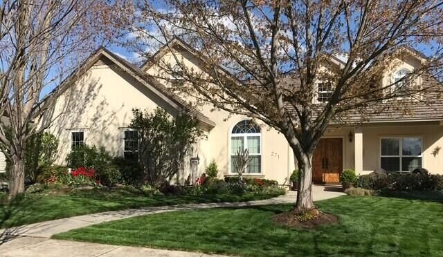 Property Photo: 271 Island Pointe Drive OR 97504