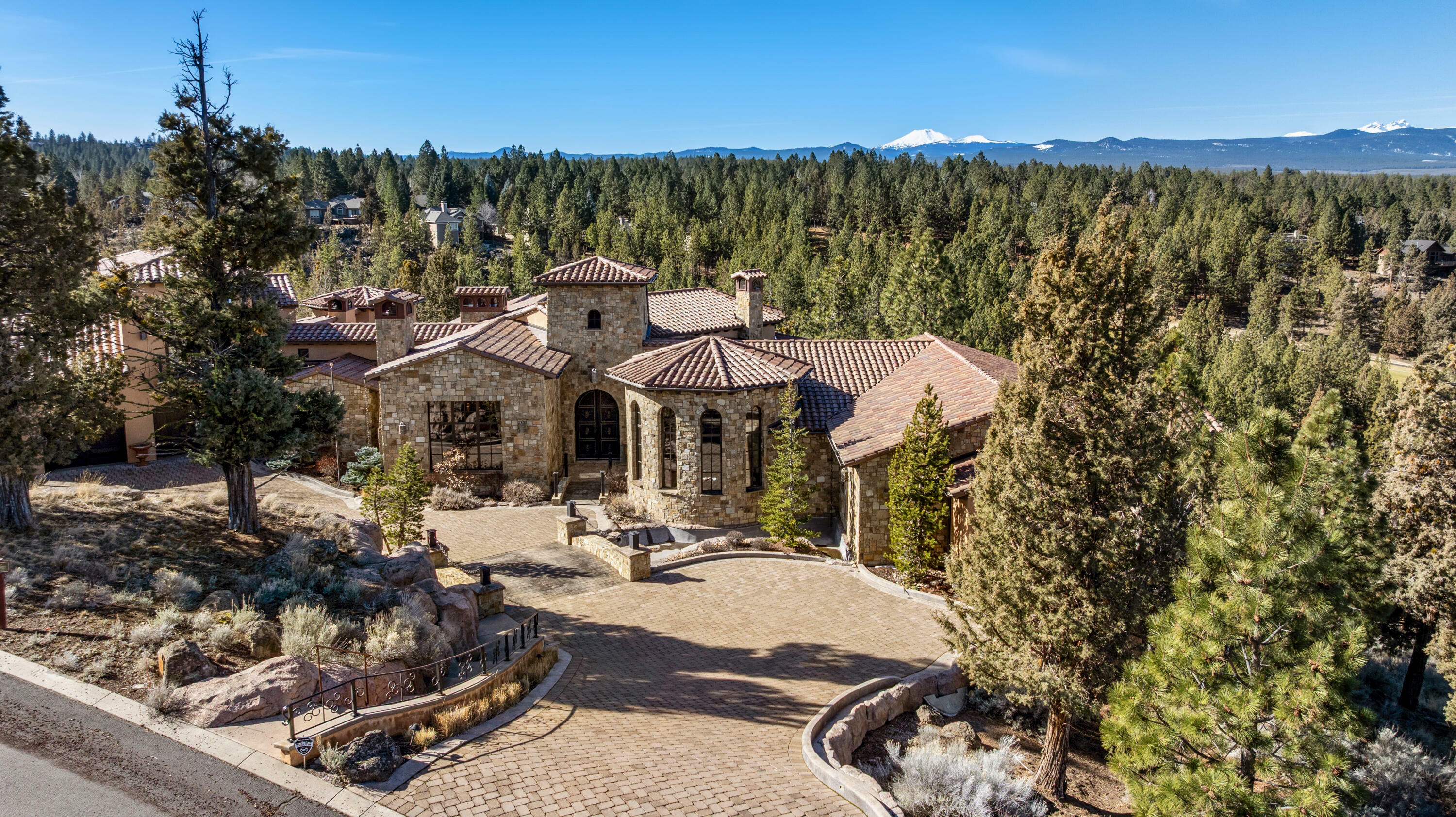 Property Photo: 1746 NW Wild Rye Circle OR 97703
