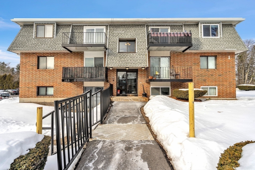 Property Photo:  176 Maple Ave 1-8  MA 01543 