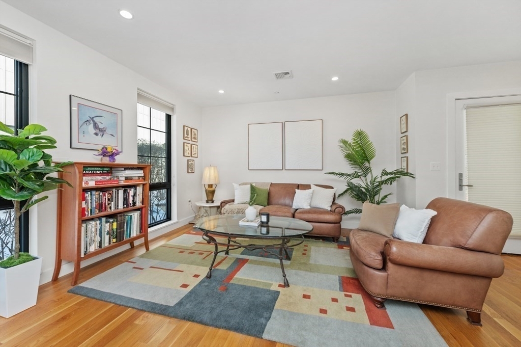 Property Photo:  211 Tremont St 3  MA 02143 