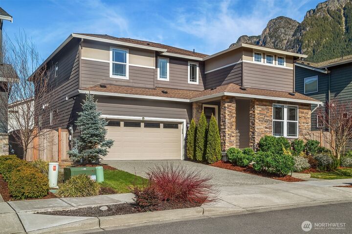 Property Photo:  346  Zemp Way NE  WA 98045 