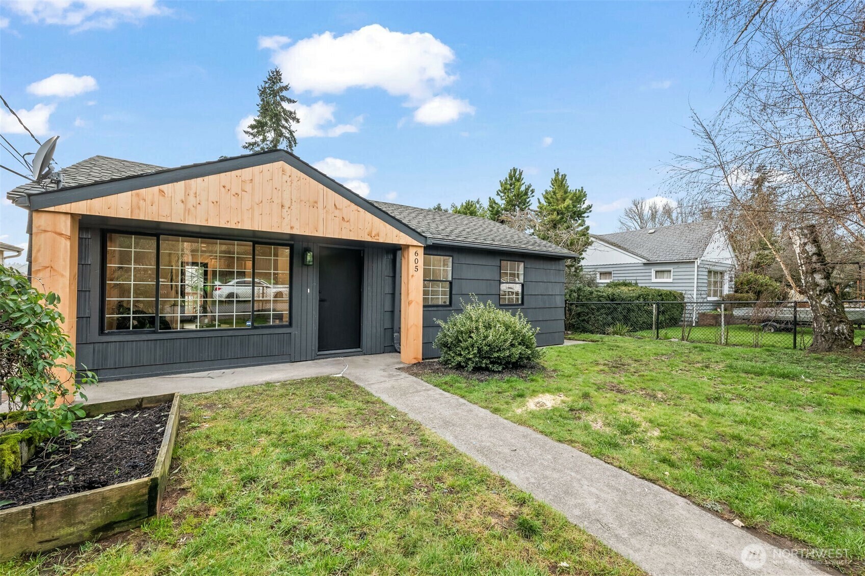 Property Photo: 605 Clark Avenue N WA 98030