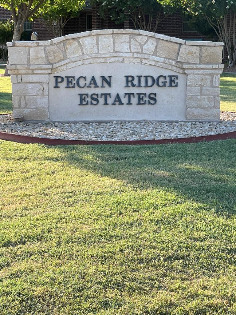 Property Photo: 1725 Hudson Oaks Dr TX 76904